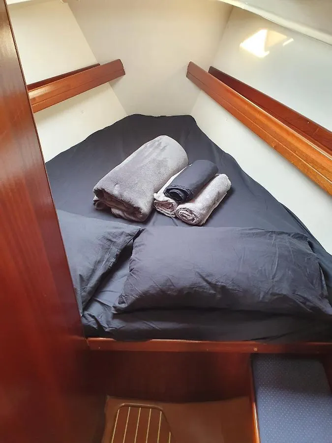 Boat And Breakfast Hotel Bari